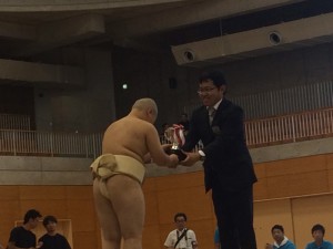 ２０１５年度団体戦優勝杯返杯