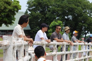 試合を見守る新潟ＪＣメンバー