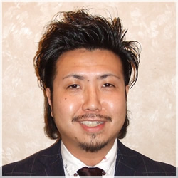 委員長　佐藤 俊輔